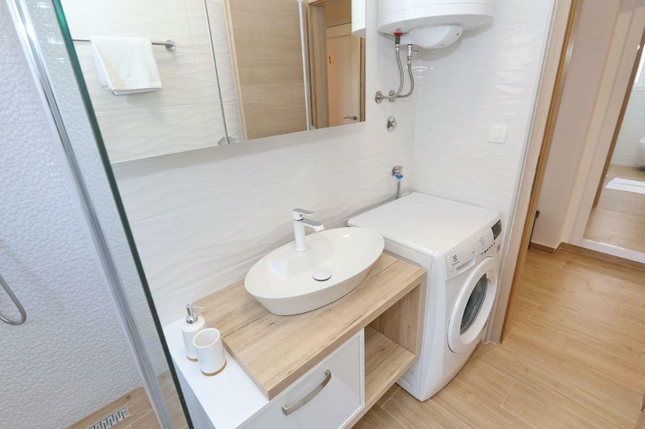 Two New Apartments By The Town Center Zadar Exterior photo